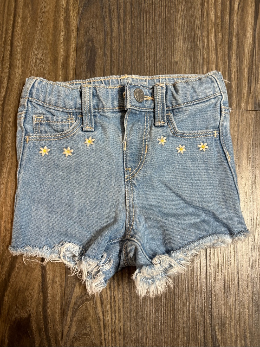 Old Navy Girl toddler Light Blue Denim Shorts with Daisy Embroidery